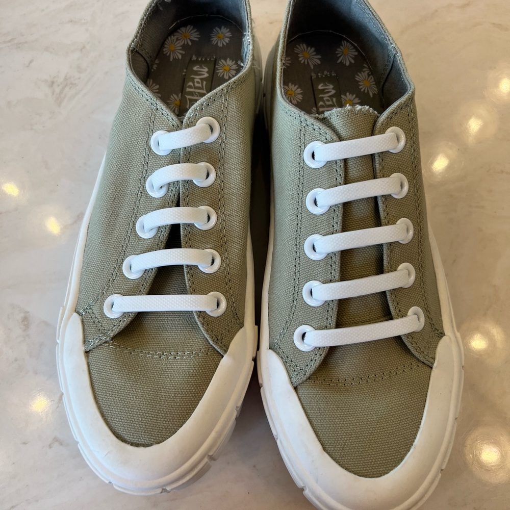 Brand New Women’s size 7 Slip on Sneakers